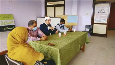 على المقاهي وبمراكز الشباب.. وعاظ الأزهر يوعون الناس بقيم التعاون والتكافل بالمحافظات