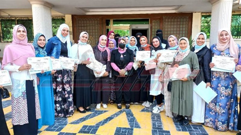 تدريب طلاب الجامعة