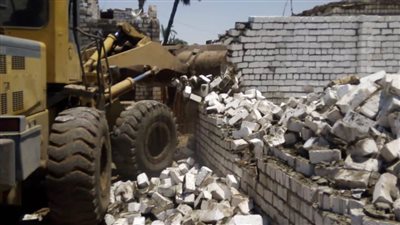 رفع 98 طن مخلفات وإحالة 17 موظفا بالإدارات والوحدات الصحية للتحقيق بالمنيا