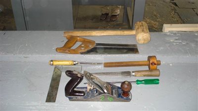 النقاش سرق  المنشار ولوازم النجارة  من المجال الصناعى بمدرسة بالدقهلية