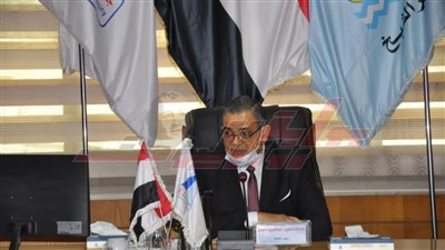 رئيس جامعة كفر الشيخ  يتابع تنفيذ خطط الكليات للمساهمة في 