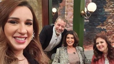 أسما شريف منير تكشف كواليس لقائها مع دلال عبد العزيز