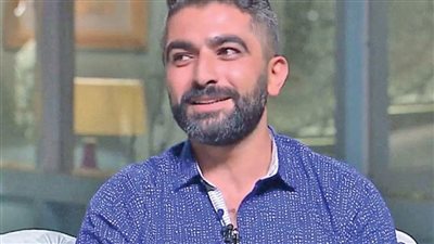 فادي خفاجة عن والده: كل اللي بتمناه من الدنيا يتكلم