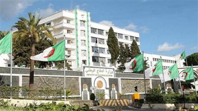 الجيش الجزائري: وفاة 18 عسكريا وإصابة 21 آخرين بحرائق 