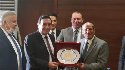 رئيس هيئة النيابة الإدارية يستقبل رئيس مجلس القضاء الأعلى