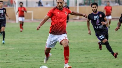 طبيب الأهلي: شريف يخضع لأشعة لتحديد موقفه من مباراة إنبي