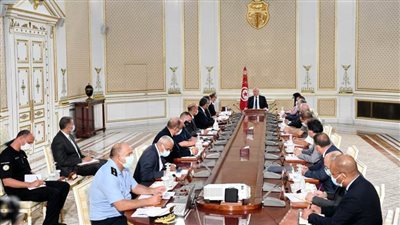  إجتماع رئاسي عاجل في تونس (صور)