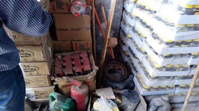 ضبط ٩٨٣ طن مواد غذائية مجهولة المصدر بداخل مصنعين بالشرقية