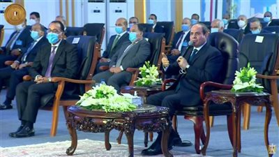 السيسي : أمانة المسؤولية تقتضي التصدي للمشكلات وعدم ترحيلها للأجيال القادمة