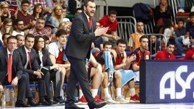 أوجستي بوش يوقع رسميا للأهلي