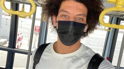 علي زين يغادر القاهرة متجها إلى إسبانيا للالتحاق بصفوف البارسا