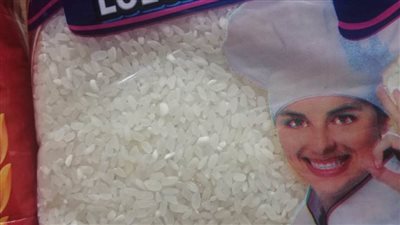 تموين الإسكندرية تسحب عينة من الأرز المدعم لتأكيد خلوه من الديدان