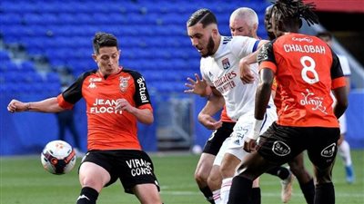 ليون يخسر أمام آنجيه 0-3 في الدوري الفرنسي لكرة القدم