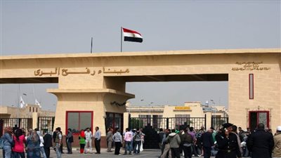 موجز الرابعة| مواصلة فتح معبر رفح من الجانبين.. ومشاركة 2684 محلا بالأوكازيون.. وأحداث كابول الأبرز