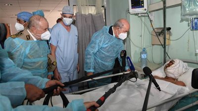 تبون يزور مصابي الحرائق ويصفهم بـ