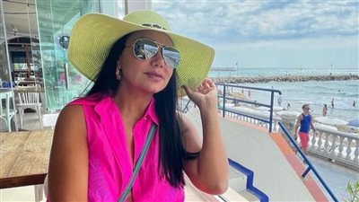 بالفيديو.. رانيا يوسف تتحدى جوهرة في الرقص