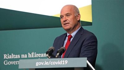 كبير المسؤولين الطبيين في أيرلندا: نراقب بقلق الوضع الوبائي في البلاد