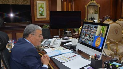 محافظ المنيا يشارك في اجتماع مع وزيري التنمية المحلية والصحة عبر الفيديو كونفرانس