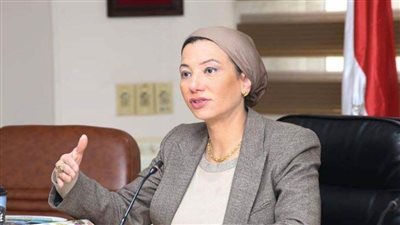 وزيرة البيئة: توفير مهمات الوقاية لـ11 ألف عامل نظافة بتكلفة 12 مليون جنيه لمواجهة 