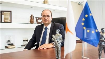 وزير الدفاع القبرصي: الجيش اللبناني هو العمود الفقري للبلاد