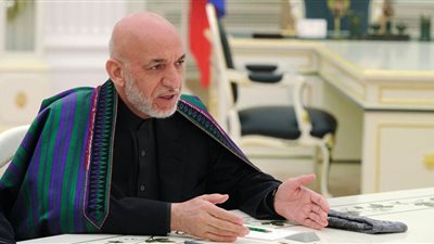 كرزاي وممثلون عن الحكومة الأفغانية يلتقون قياديين في طالبان 