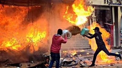 السيطرة على حريق التهم محل تخزين ملابس وأحذية بأسيوط