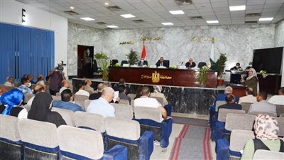 محافظ سوهاج يعقد اجتماعا مع أعضاء مجلسي النواب والشيوخ