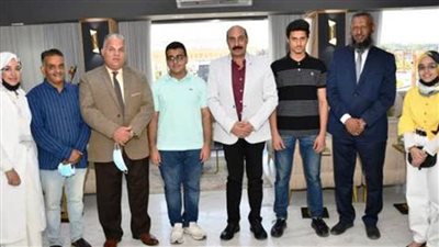 محافظ أسوان يكرم أوائل الثانوية العامة من أبناء المحافظة