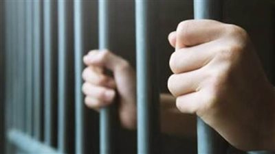 تفاصيل العثور على جثة حارس مدرسة بسوهاج.. المتهم وضع له السم لسرقة الخزينة