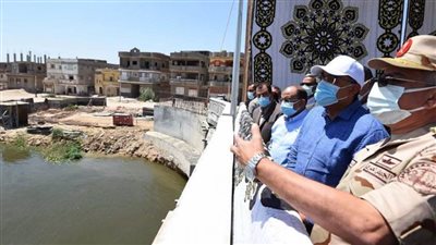 رئيس الوزراء يواصل متابعة أعمال تطوير المحاور المرورية بالإسكندري ومحور المحمودية