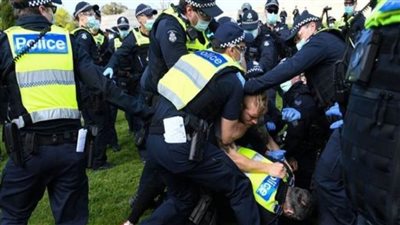 القبض على 47 شخصا خلال احتجاجات ضد الإغلاق العام في سيدني