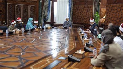 الإمام الأكبر يكرم المتميزين والمبتكرين بالأزهر ويؤكد دعمه للإبداع والابتكار