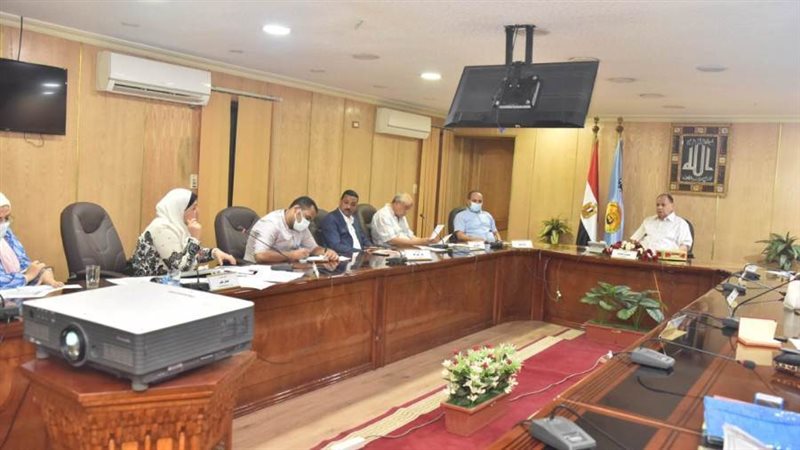 لقاء المحافظ بأعضاء