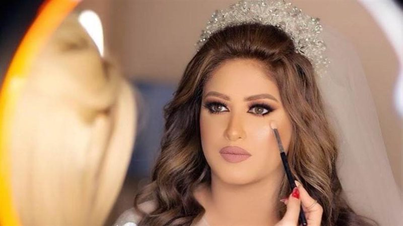 مكياج العيون الغائرة