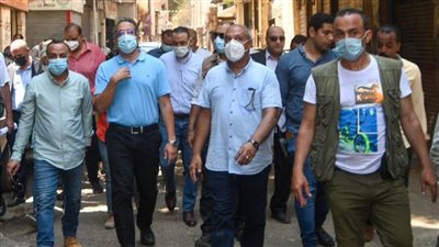 وزير السياحة والآثار يقوم بجولة تفقدية بالصور للقاهرة التاريخية
