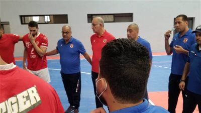 شاهد.. رجال يد الأهلي يختتمون تدريبهم الأول بالمغرب