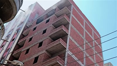 إزالة عقار مكون من 9 طوابق بمدينة المنصورة بعد ميله