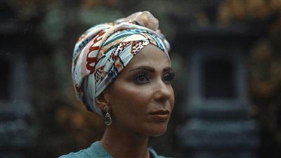 لم يظهرا معًا.. أحمد حلمي ومنى زكي في جلسة تصوير غريبة