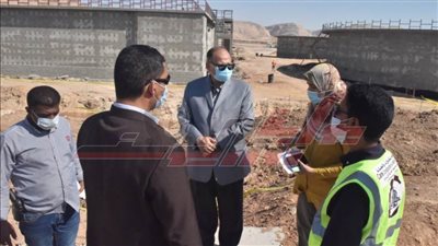  بالصور تفقد محافظ أسيوط لتوسعات محطة معالجة الصرف بالحبايشة