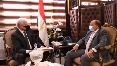 وزير التنمية المحلية يتابع مع محافظ جنوب سيناء المشروعات الخدمية والتنموية لخدمة المواطنين 