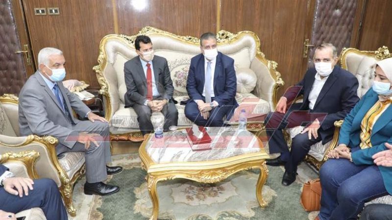 وزير الشباب في زيارة