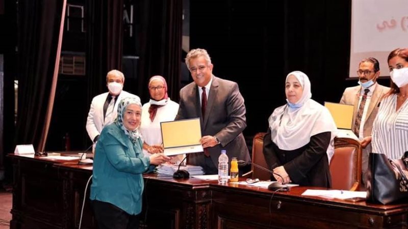 خلال تكريم مؤلفي