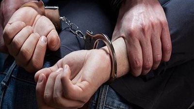 القبض على شخص بالأقصر روّج لتجارة المخدرات عبر موقع 