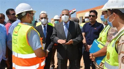 محافظ سوهاج يتابع سير العمل بمشروعات حياة كريمة بقرى دار السلام