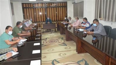 اجتماع موسع وتوجيهات برفع كفاءة منظومة النظافة بالوادى الجديد