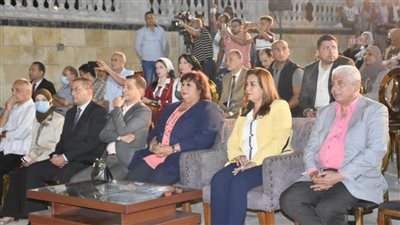 وزيرة الثقافة: 