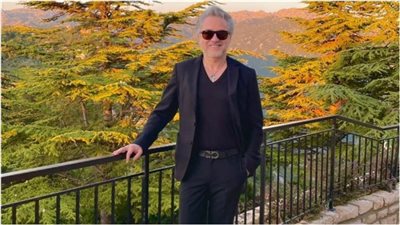 مروان خوري يظهر مع خطيبته في منزل مصطفى الأغا