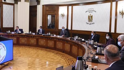 رئيس الوزراء يؤكد ضرورة الإسراع بمعدلات تنفيذ مشروعات تطوير مدينة الغردقة