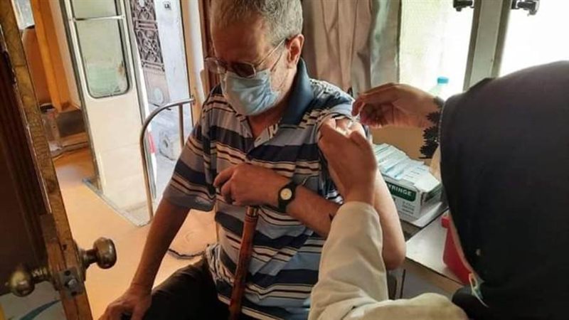 تلقى لقاحات كورونا