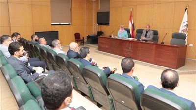 مسؤولو بنوك 